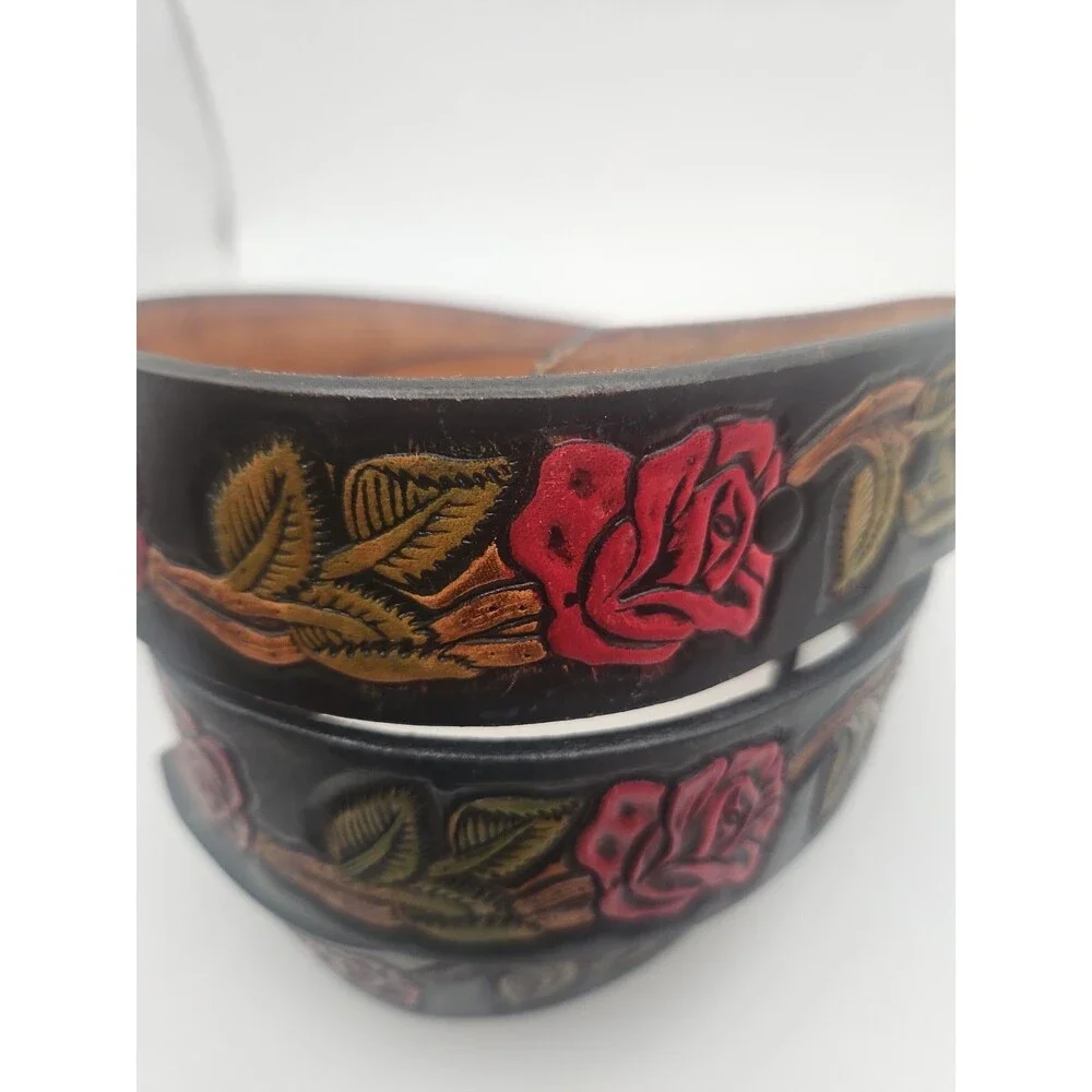 Vintage Ladies Size 30 Leather And Two Old Rose Belt